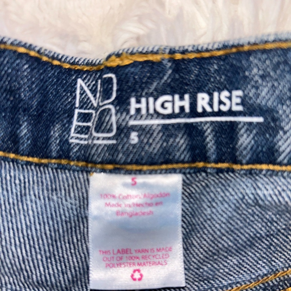 High Rise Denim Shorts - Picture 3 of 3